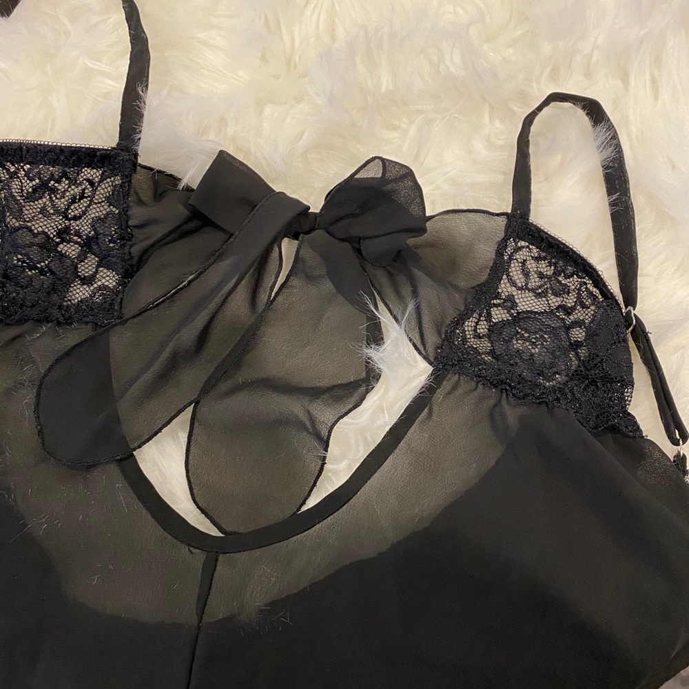 NWOT Black Lacey Lingerie w/ Bow On Back Keyhole - Picture 2 of 12